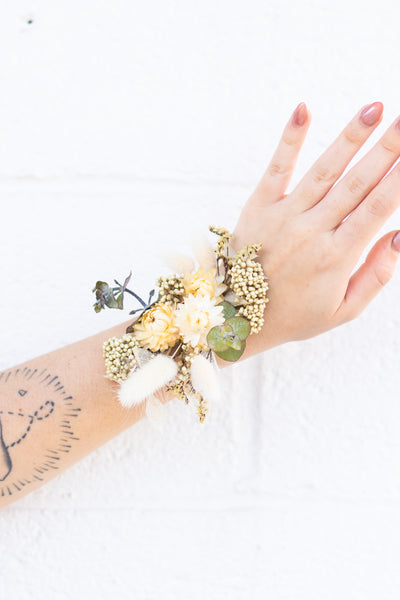 CORSAGE